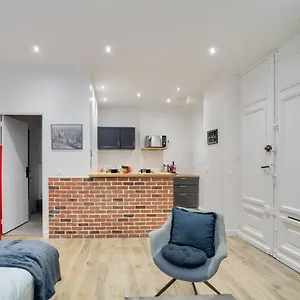 Апартаменты Beautiful Studio - Champs Elysees, Париж